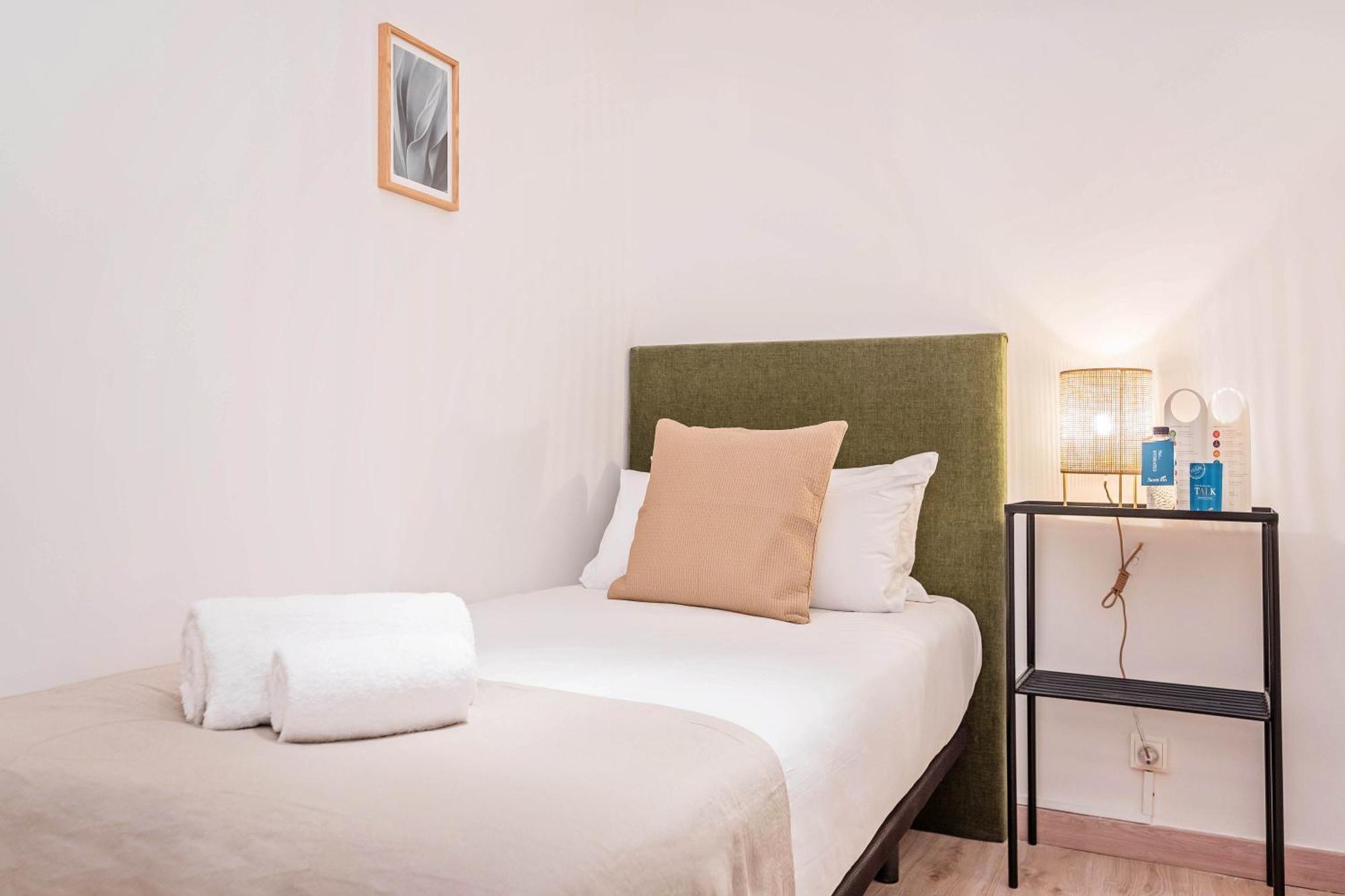 Rocafort In Eixample Barcelona Room photo